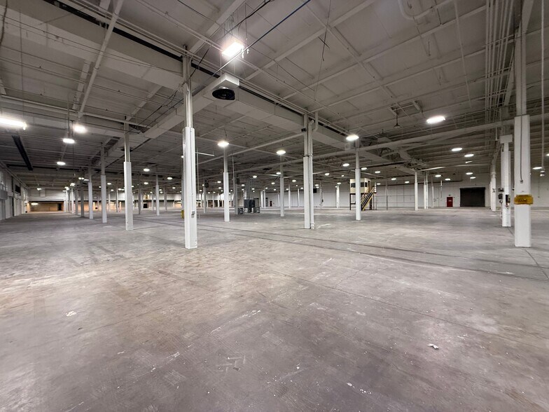 More Photos Of 1007-1011 W Butler St, Philadelphia Distribution For Sale