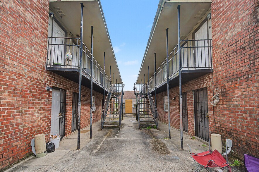 More Photos Of 6711-6817 Tara Ln, New Orleans Apartments For Sale