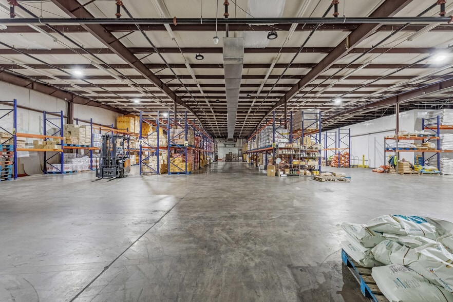More Photos Of 2312 Centennial Cir, Gainesville Warehouse For Sale