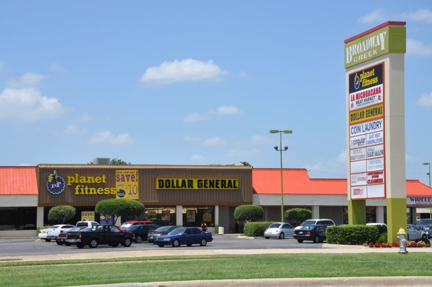 More Photos Of 6505-6575 Duck Creek Dr, Garland General Retail For Sale