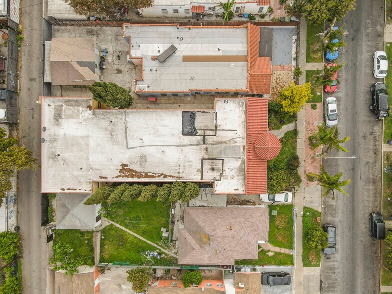 More Photos Of 1061 W 57th St, Los Angeles Apartments For Sale