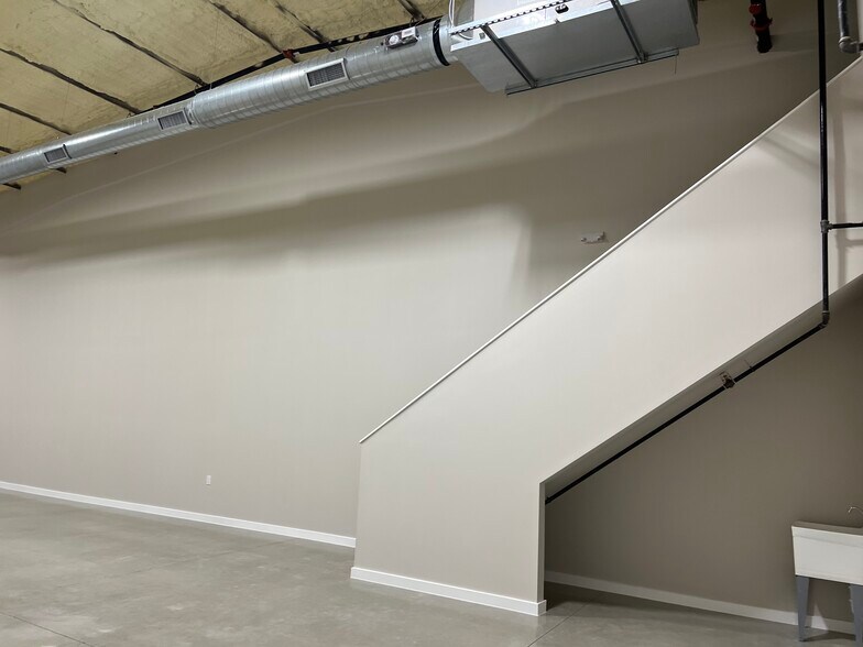 More Photos Of 720 S Bell Blvd, Cedar Park Unknown For Lease