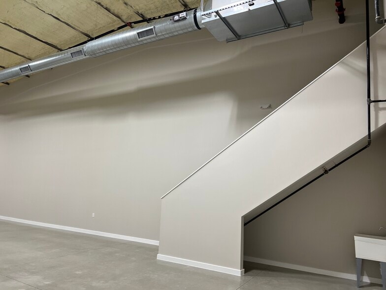 More Photos Of 720 S Bell Blvd, Cedar Park Unknown For Lease