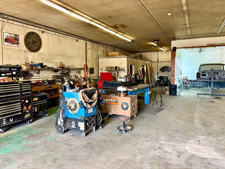 More Photos Of 3 Two Boys Ln, Plains Warehouse For Sale