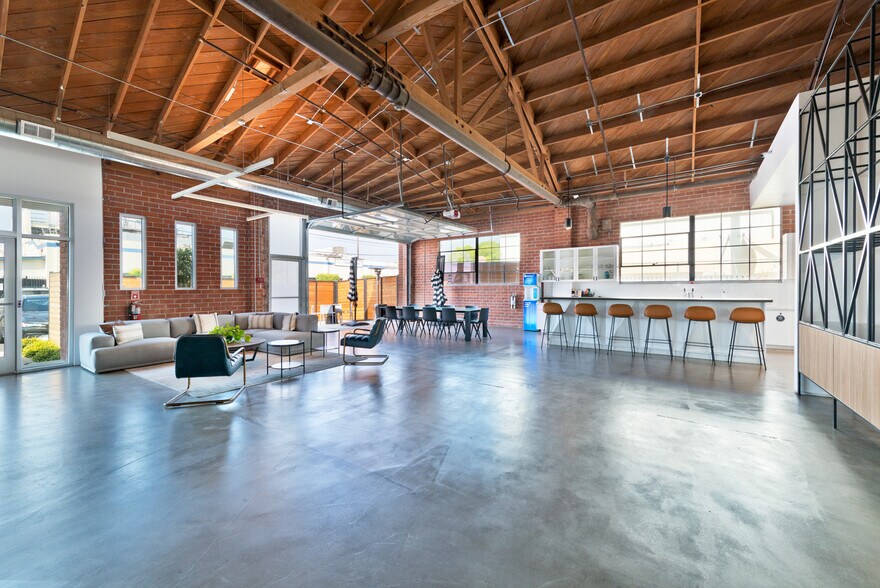 More Photos Of 12536 Chadron Ave, Hawthorne Light Distribution For Sale