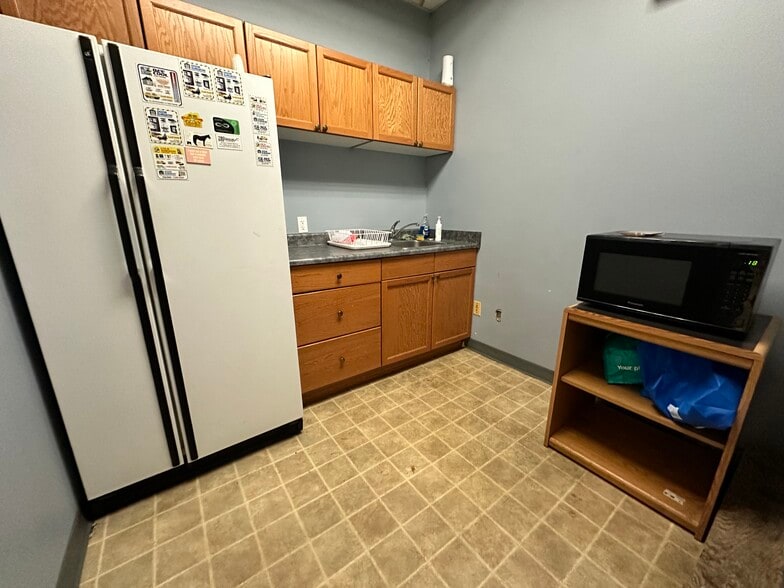 More Photos Of 1903 121 Av NE, Edmonton Warehouse For Sale