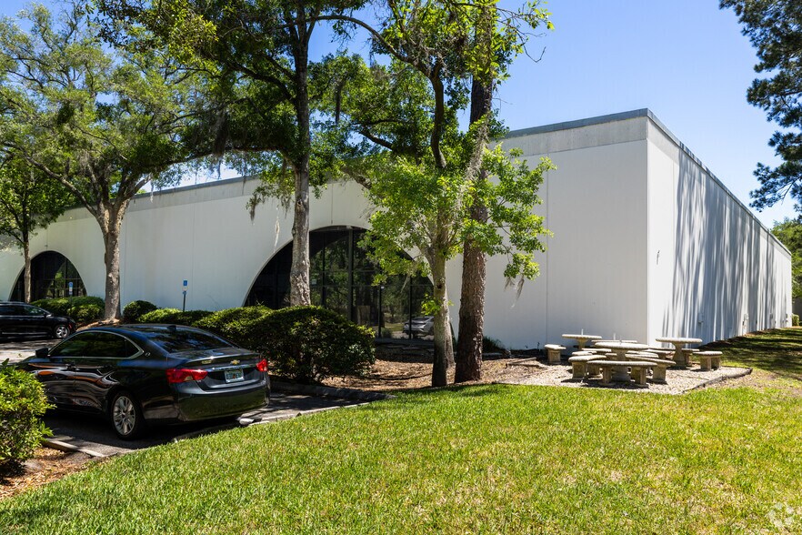 More Photos Of 7750-1 Bayberry Rd, Jacksonville Unknown For Lease