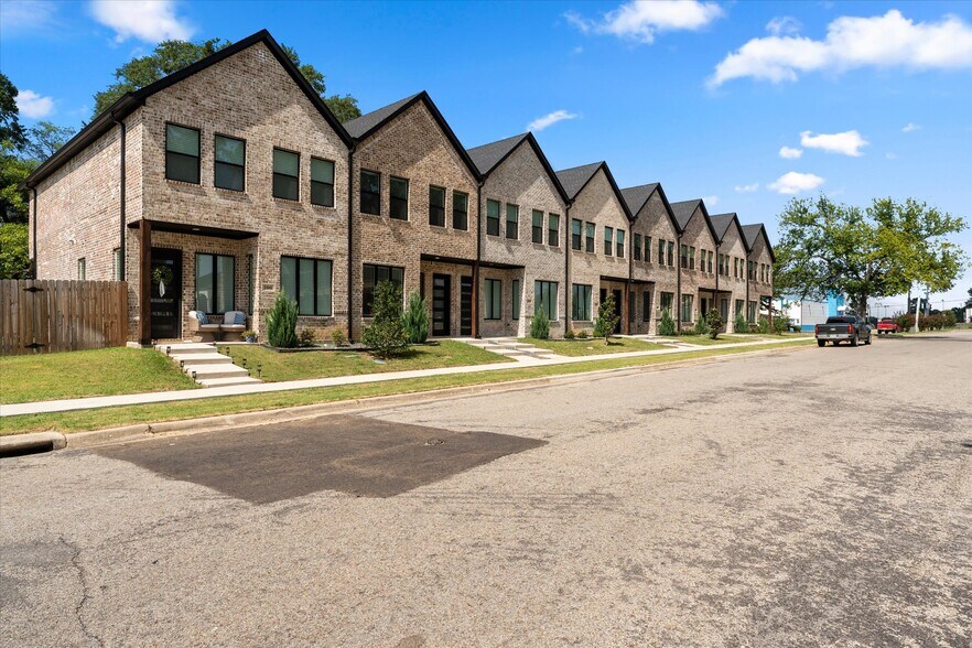 More Photos Of 196 W 17th St, Mount Pleasant Apartments For Sale