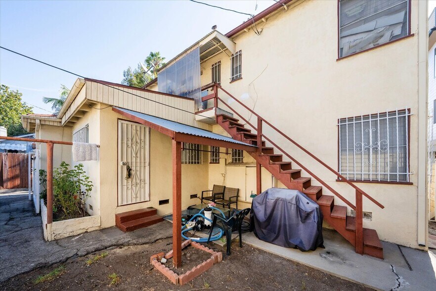 More Photos Of 457 N Stanley Ave, Los Angeles Apartments For Sale