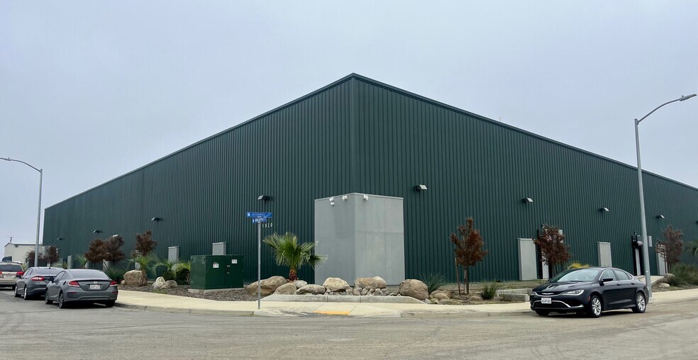 More Photos Of 1821 Mercantile Ln, Coalinga Land For Sale