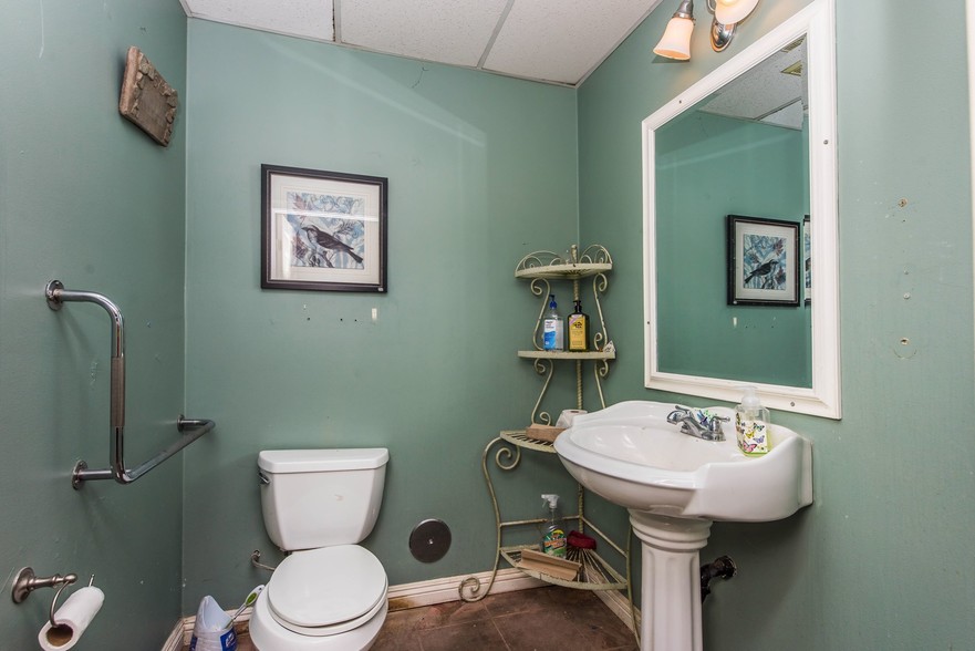 More Photos Of 401 W Chapman Ave, Orange General Retail For Sale