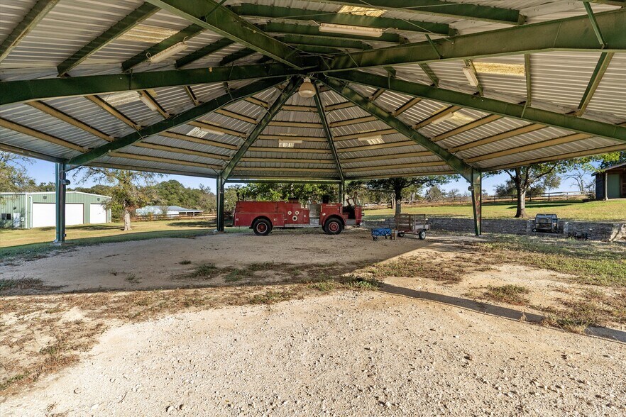 More Photos Of 1092 FM 3000, Elgin Specialty For Sale