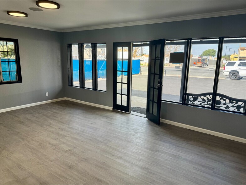 More Photos Of 4902 Lincoln Ave, Cypress Auto Dealership For Lease