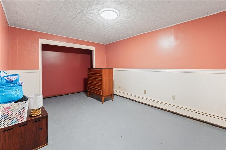 More Photos Of 1019 College Rd, Fairbanks Flex For Sale