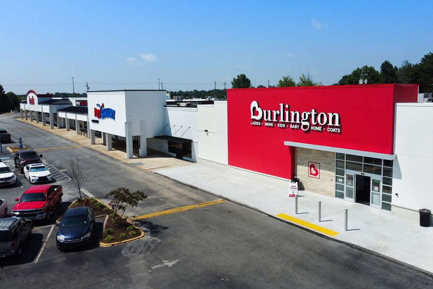 More Photos Of 1617-1699 North Expressway, Griffin Unknown For Lease