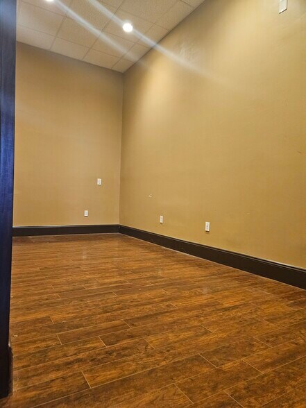 More Photos Of 401-415 Rt 539, Cream Ridge Storefront Retail Office For Lease