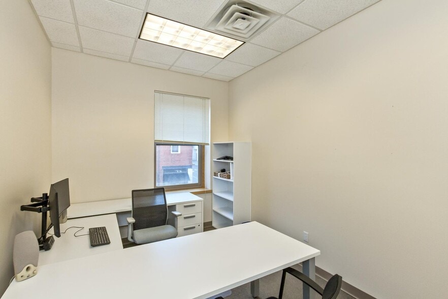 More Photos Of 56 College St, Asheville Office For Lease