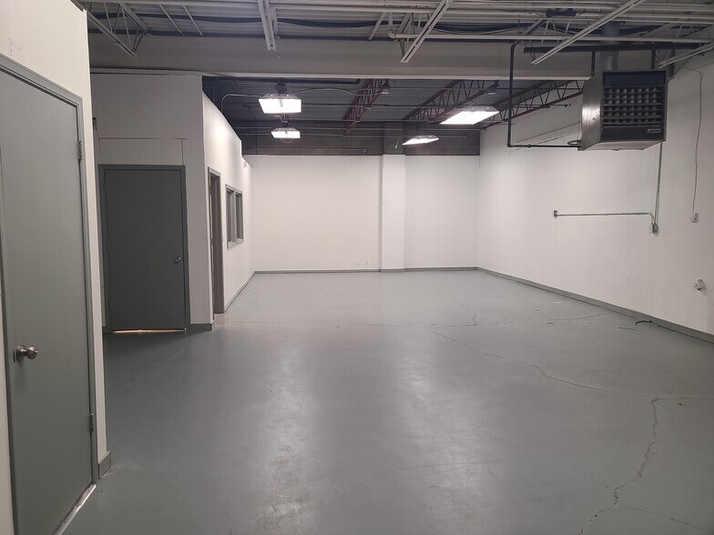 Primary Photo Of 9714-9748 E 55th Pl, Tulsa Light Manufacturing For Lease