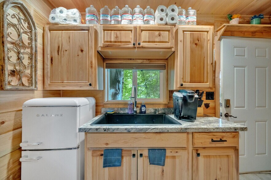 More Photos Of 5340 US-321, Butler Specialty For Sale