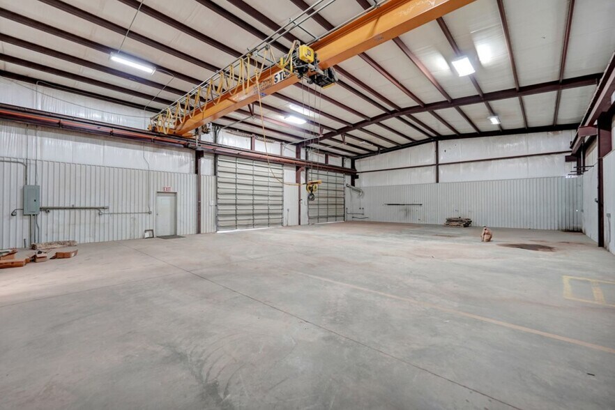 More Photos Of 10714 W County Road 72, Midland Warehouse For Lease
