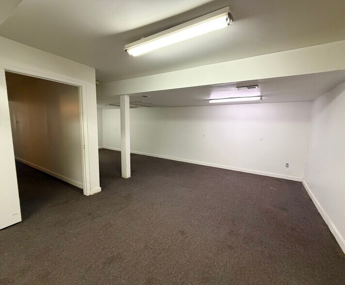 More Photos Of 108 Main st, Trinity Storefront For Sale