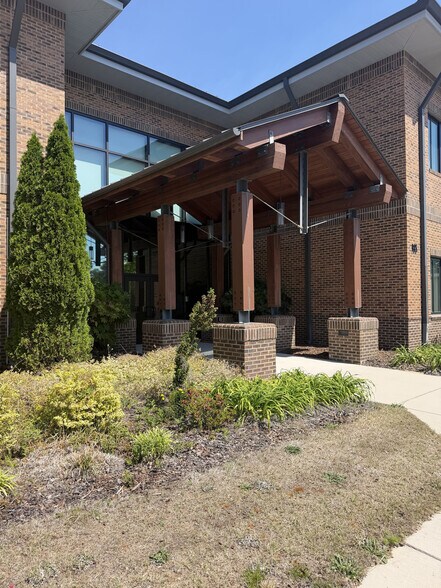 More Photos Of 185 Grant St, West End Office For Sale