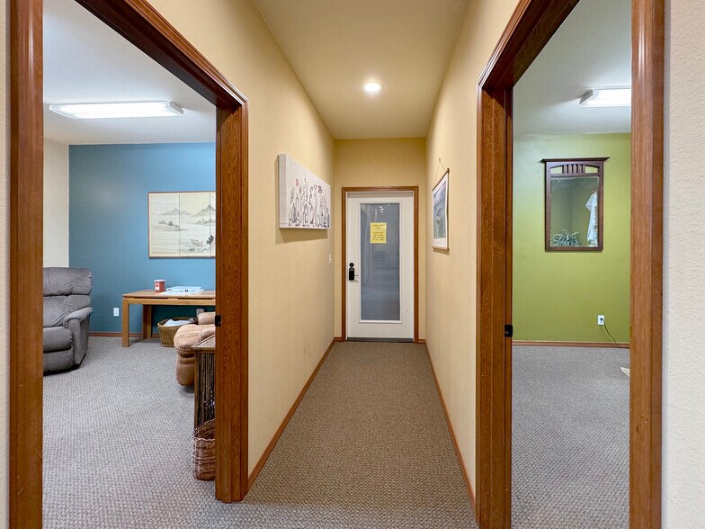 More Photos Of 534 N 5th Ave, Sequim Medical For Lease