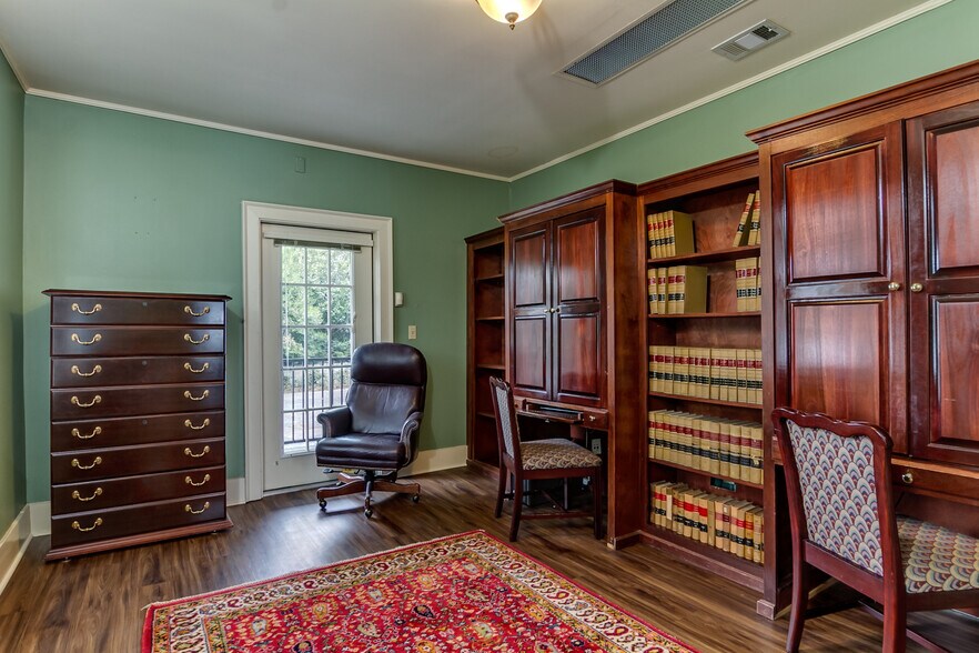 More Photos Of 2606 8th St, Tuscaloosa Office For Sale