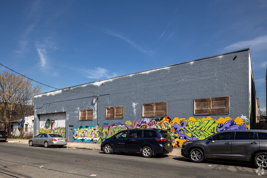 More Photos Of 162-176 Abington, Newark Industrial For Lease