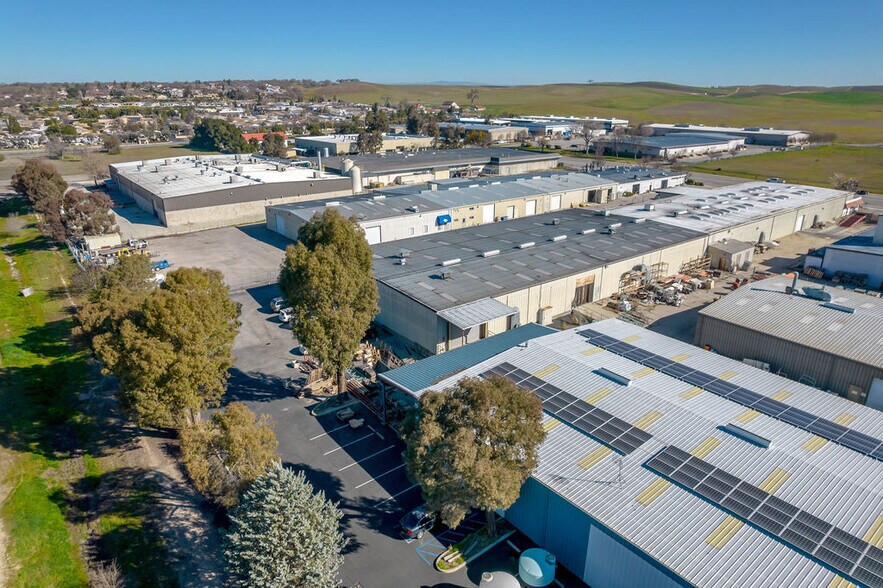 More Photos Of 1625 Commerce Way, Paso Robles Manufacturing For Lease