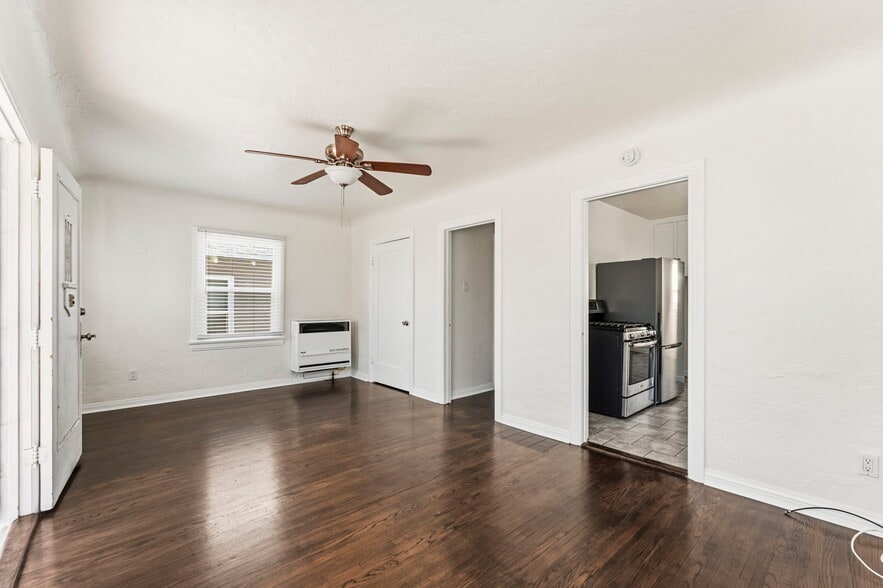 More Photos Of 1047 W 7th St, San Pedro Multifamily For Sale