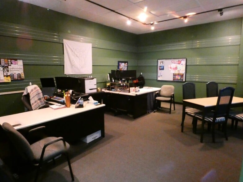 More Photos Of 5707-5719 Jenny Lind Rd, Fort Smith Storefront Retail Office For Sale