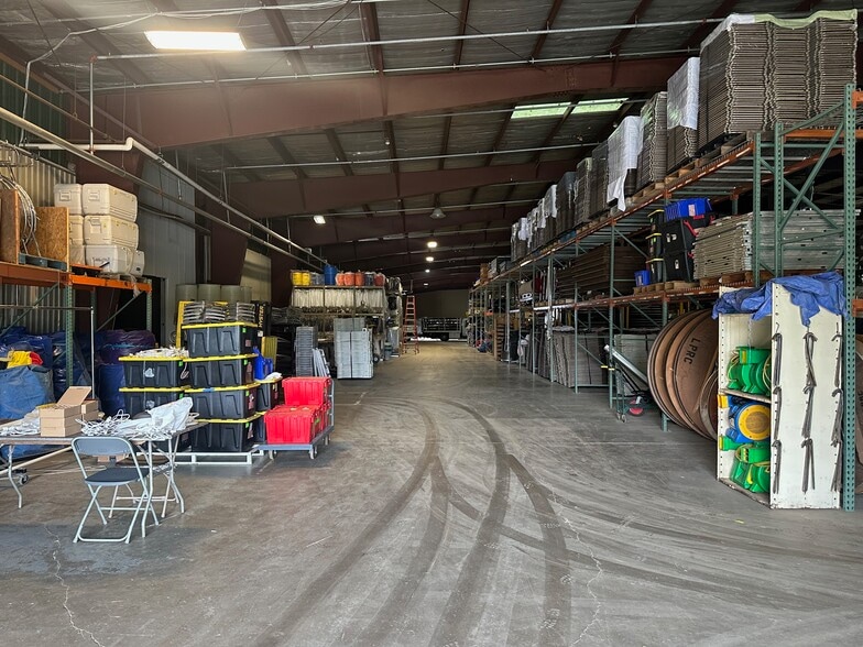 More Photos Of 1815 Morrissey Dr, Bloomington Warehouse For Sale