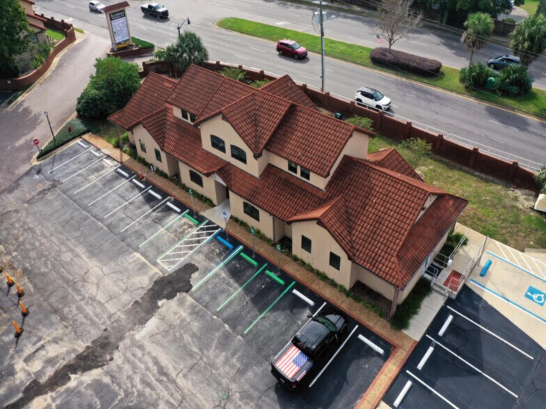 More Photos Of 85 Bay Bridge Dr, Gulf Breeze Medical For Sale