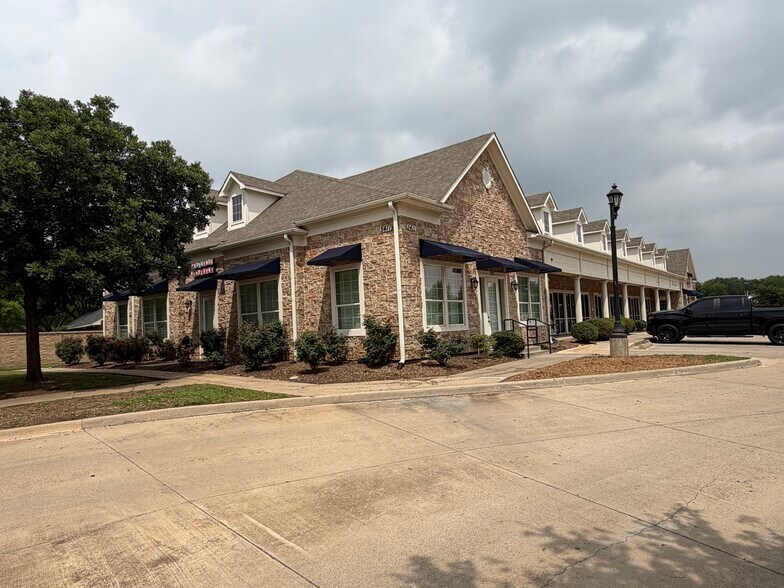 More Photos Of 5411 Basswood Blvd, Fort Worth Medical For Lease