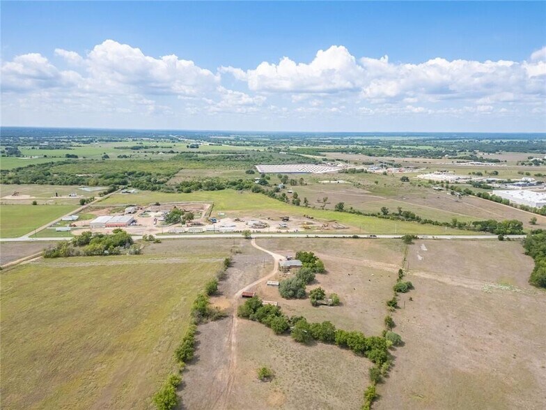 More Photos Of 744 FM 609, La Grange Service For Lease