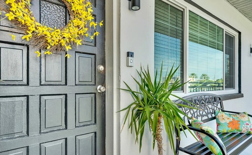 More Photos Of 223 Dolphin Pt, Clearwater Apartments For Sale