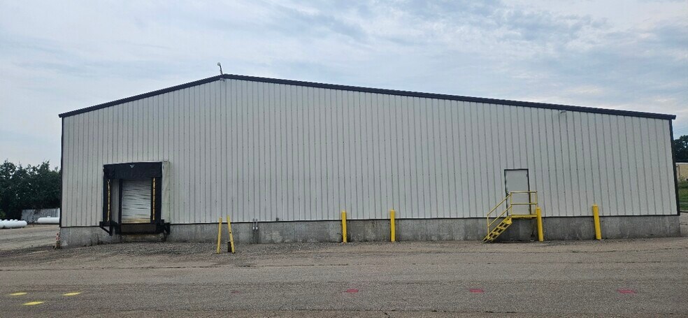 More Photos Of N7160 Raceway Rd, Beaver Dam Flex For Sale