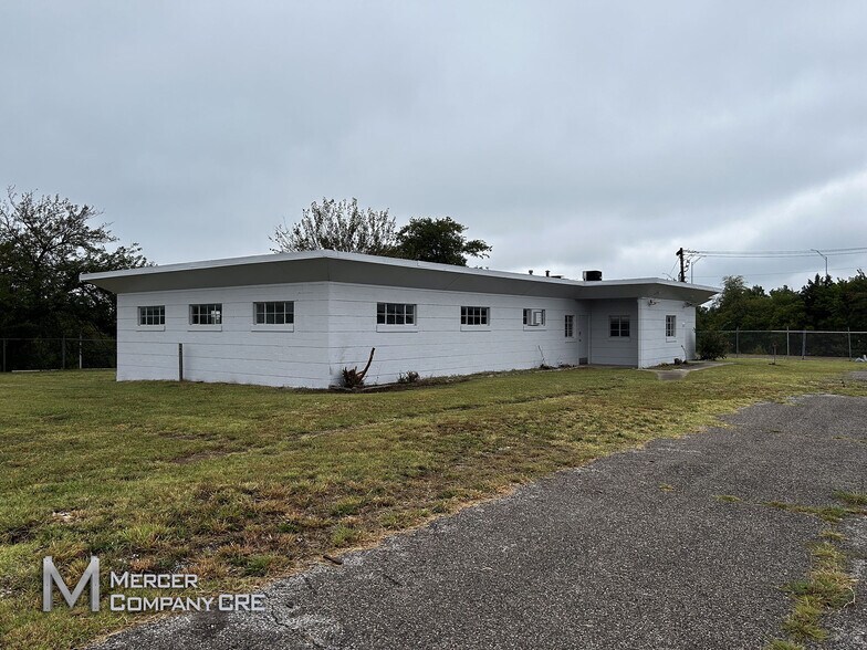 More Photos Of 340 S Eckroat St, Oklahoma City Unknown For Lease