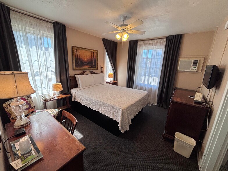 More Photos Of 342 3rd Ave N, Saint Petersburg Hotel For Sale