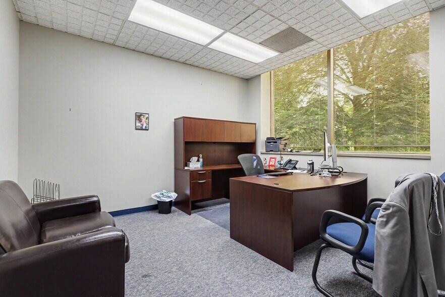 More Photos Of 835 Mason St, Dearborn Office For Lease