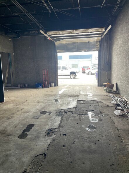 More Photos Of 204-206 NW 4th Ave, Hallandale Beach Industrial For Sale