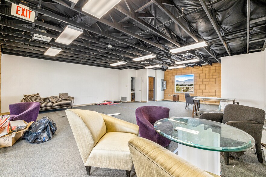 More Photos Of 3301 Micro Pl, Palm Springs Manufacturing For Lease