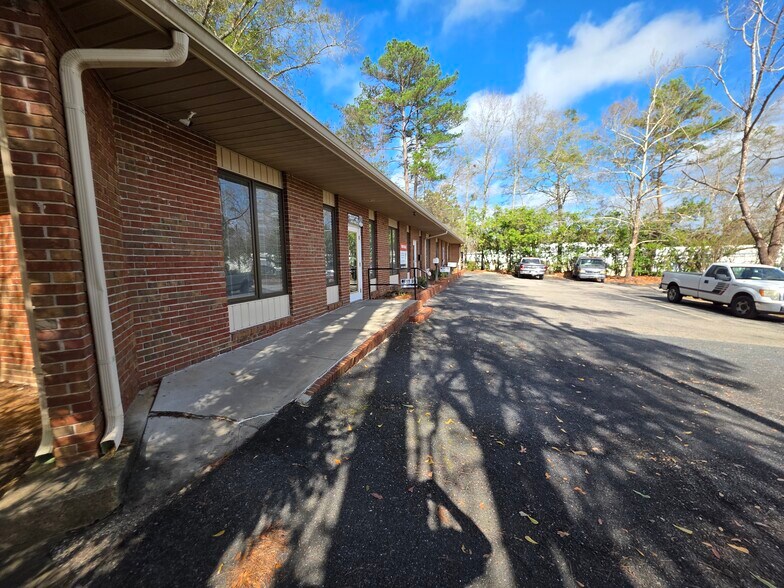 More Photos Of 2732 Capital NE, Tallahassee Medical For Sale