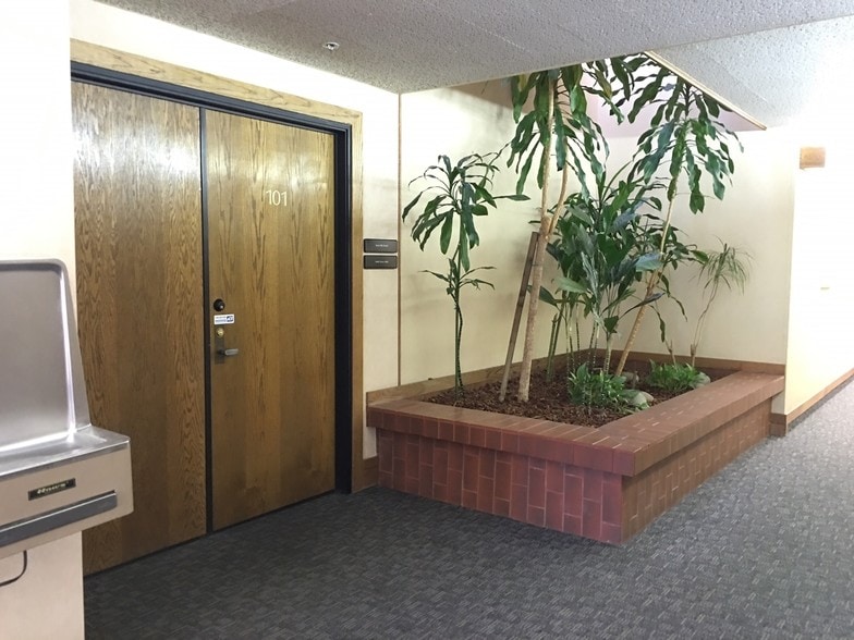 More Photos Of 12280 Saratoga-Sunnyvale Rd, Saratoga Office For Sale
