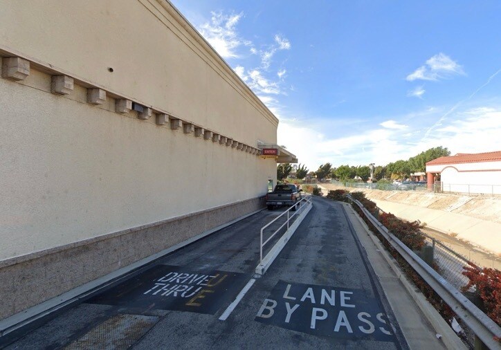 More Photos Of 2303 E Vineyard Ave, Oxnard General Retail For Sale