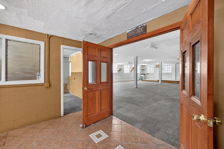 More Photos Of 7828 S Claremont Ave, Chicago Warehouse For Sale