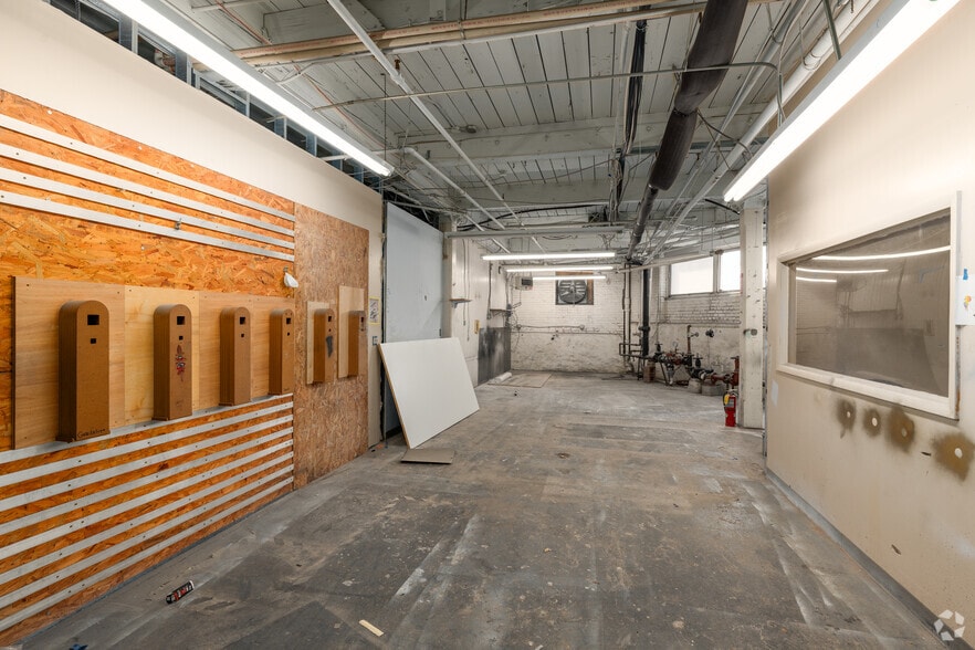 More Photos Of 3775 Kensington Ave, Philadelphia Light Distribution For Sale