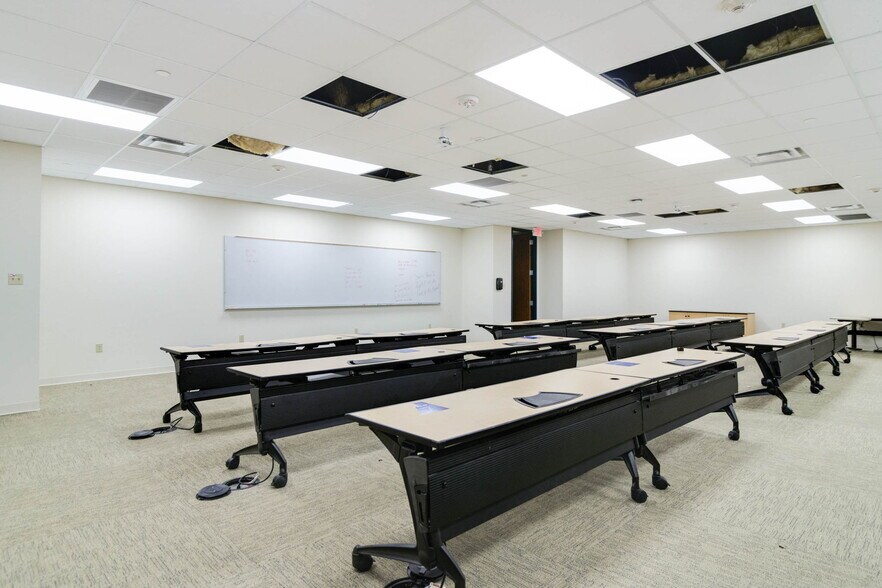 More Photos Of 200 Galbert Rd, Lafayette Office For Lease