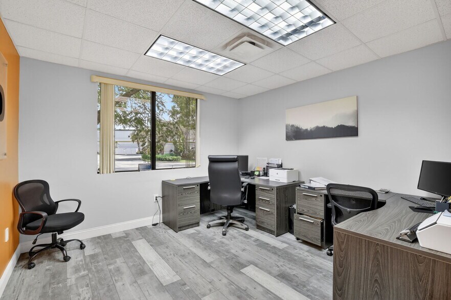 More Photos Of 1007 Shotgun Rd, Sunrise Office For Sale